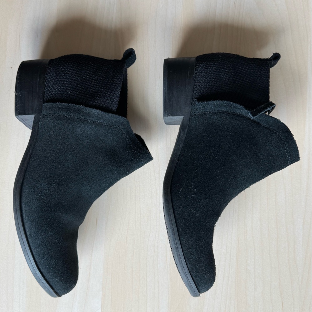 Toms Black Ankle Booties Sleek Minimalist Design